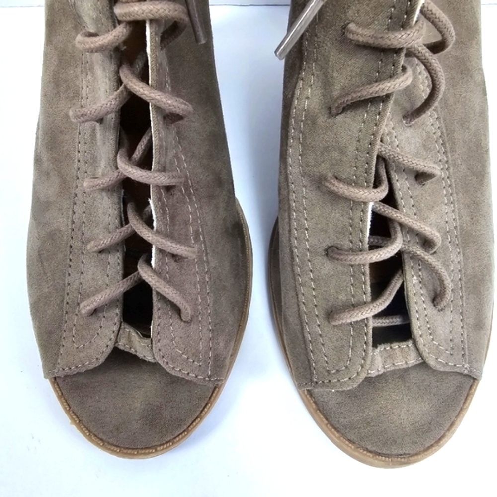 ALTAR'D STATE Lace Up Peep Toe Block Heel Taupe Womens Size 8 - Picture 3 of 13